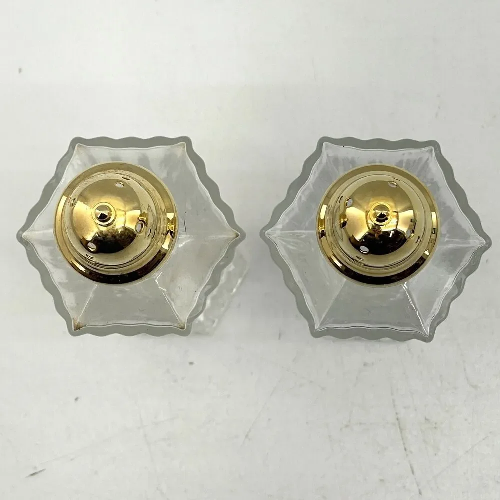 Set of 2 Salt & Pepper Shakers Ribbed Clear Glass Gold Tone Tops Kitchenware